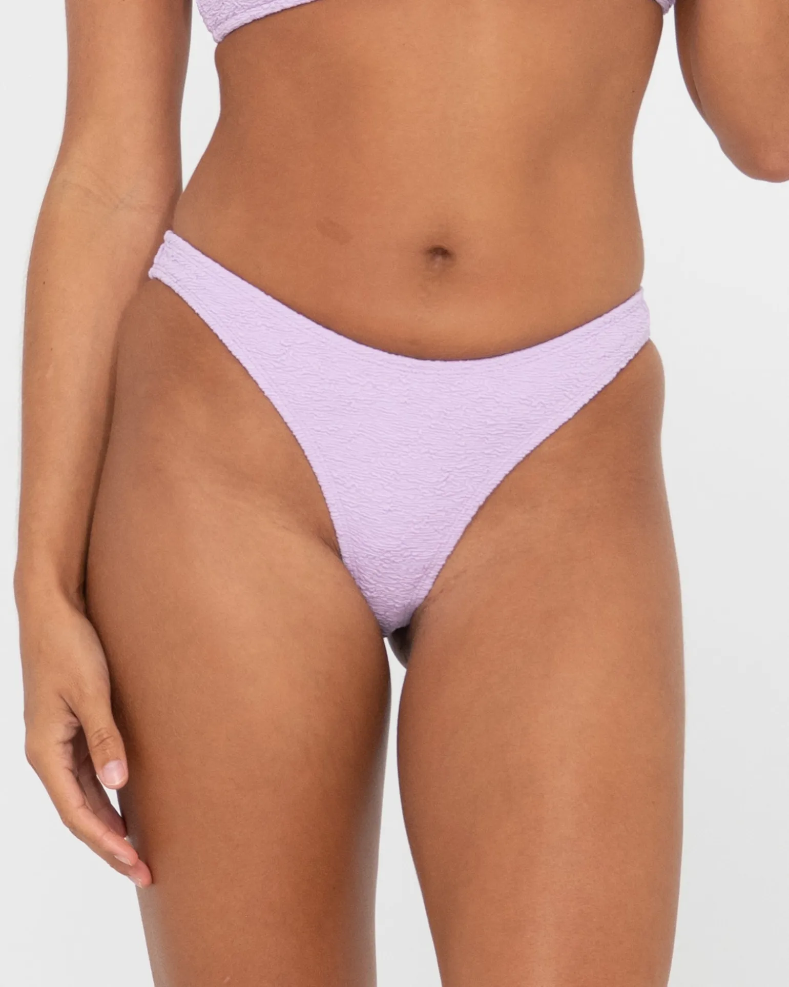 Braguita De Bikini Brasilena Con Textura De Sandalo>Rusty Store