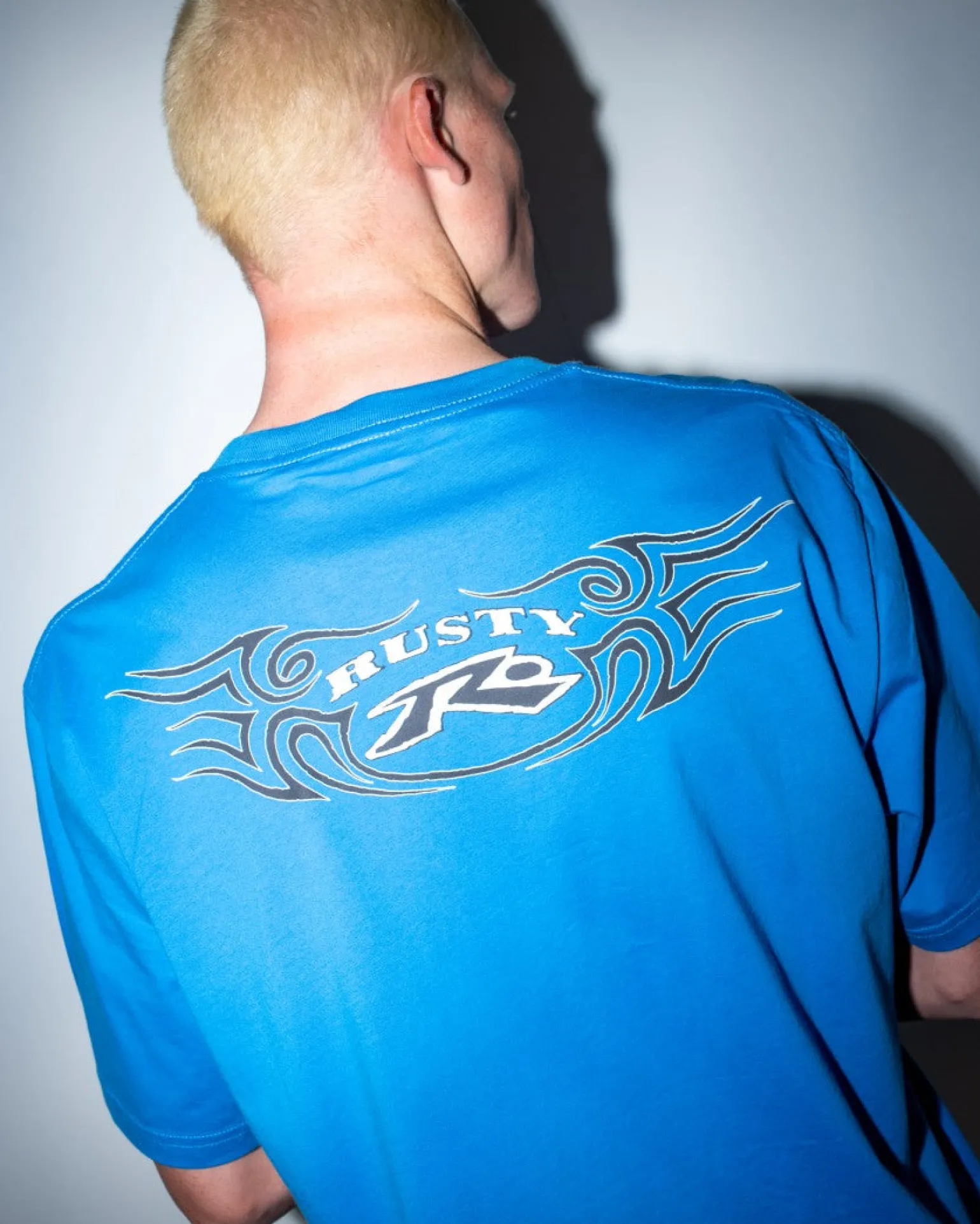 Camiseta Grafica De Manga Corta Tribal Burn>Rusty New