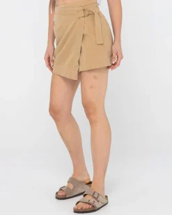 Milan Minifalda><noscript><img width=